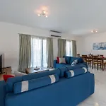 Marios Corfu Daire *