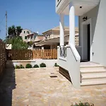 Marios Corfu Daire